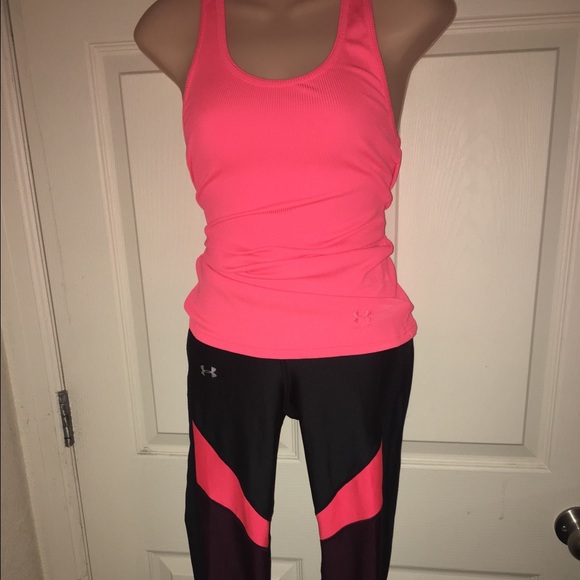 SOLD Women’s Under Armour Outfit - Picture 2 of 2